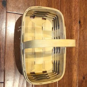 Handmade Peterboro Basket